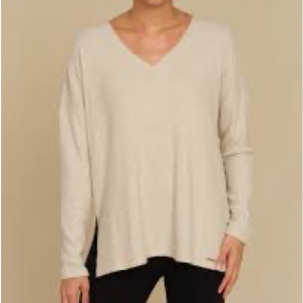 NWT Elie Elie Tahari Stretch V-Neck Side Slit Top, Oatmeal Heather Medium